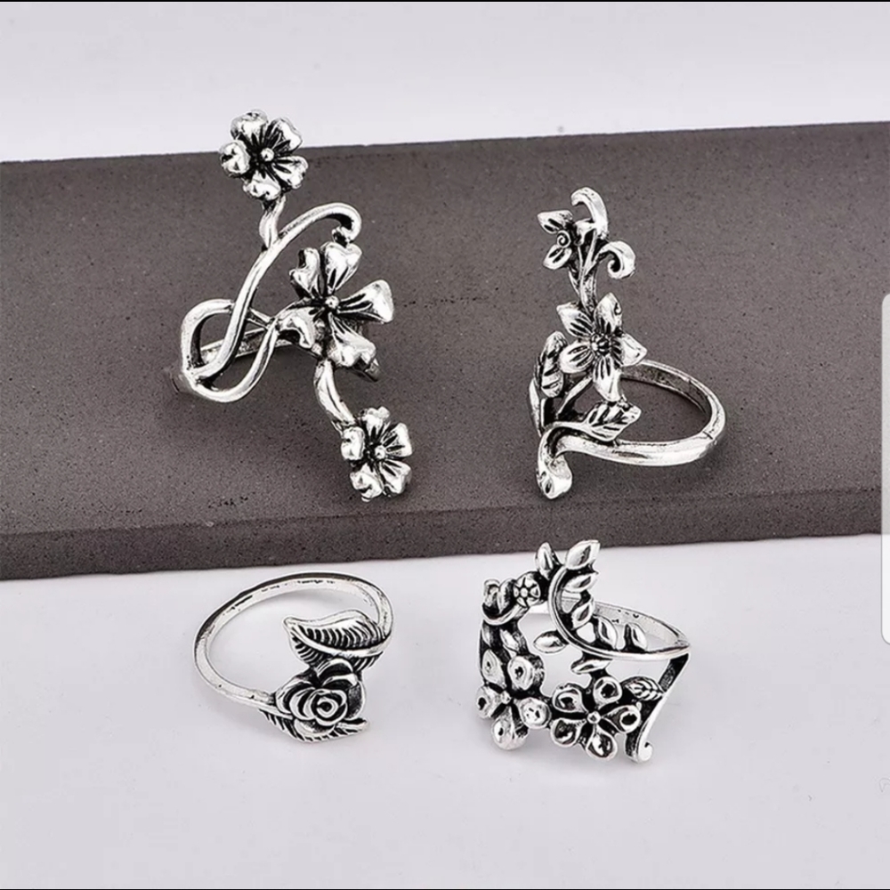 Relisted☆Olly☆ Flower Ring Set - Picture 6 of 6